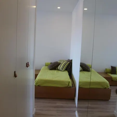 Terrace Overlooking The Tagus River - Spacious And Modern