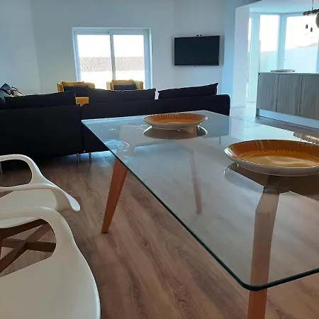 Terrace Overlooking The Tagus River - Spacious And Modern Apartmán