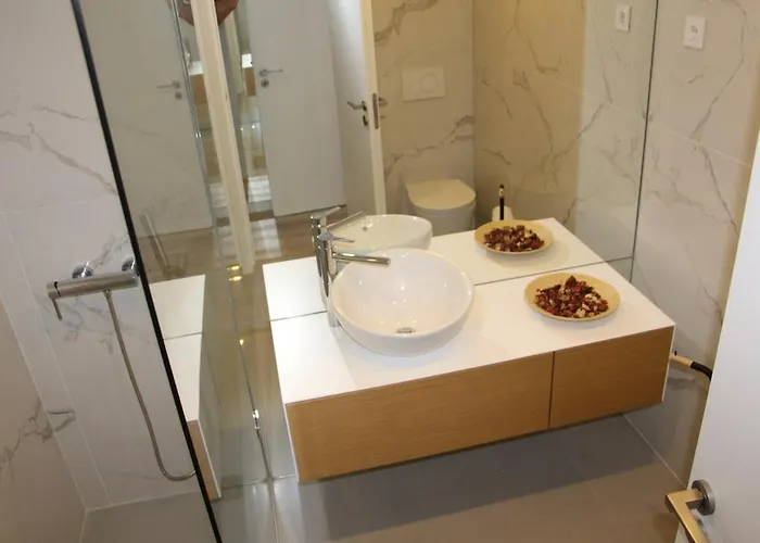 Daire Terrace Overlooking The Tagus River - Spacious And Modern