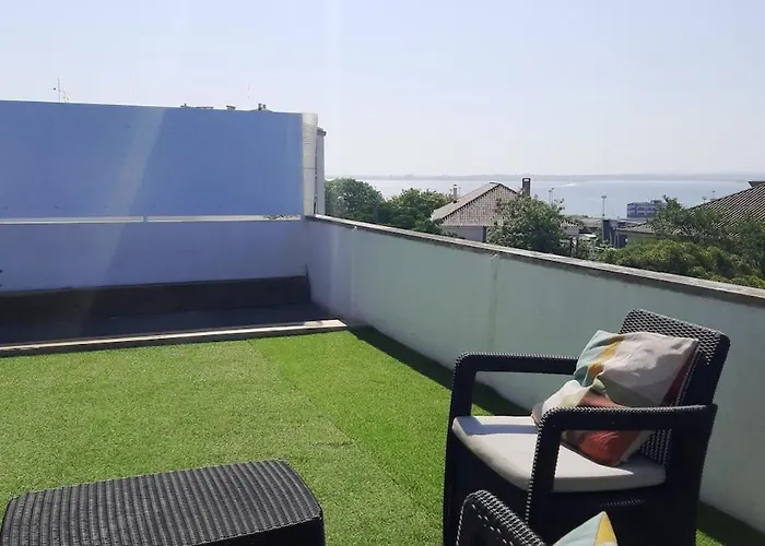 Daire Terrace Overlooking The Tagus River - Spacious And Modern Almada