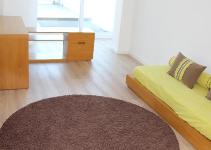 Terrace Overlooking The Tagus River - Spacious And Modern
