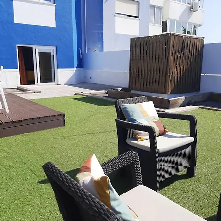 Terrace Overlooking The Tagus River - Spacious And Modern Appartement