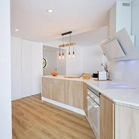 Terrace Overlooking The Tagus River - Spacious And Modern Almada