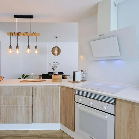 Terrace Overlooking The Tagus River - Spacious And Modern Appartement