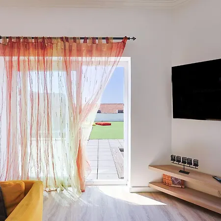 Appartement Terrace Overlooking The Tagus River - Spacious And Modern