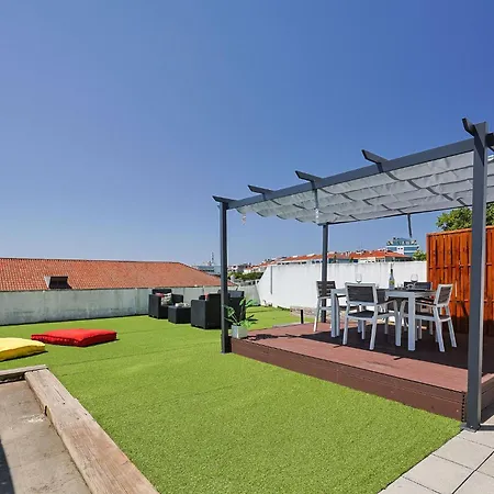 Terrace Overlooking The Tagus River - Spacious And Modern Almada